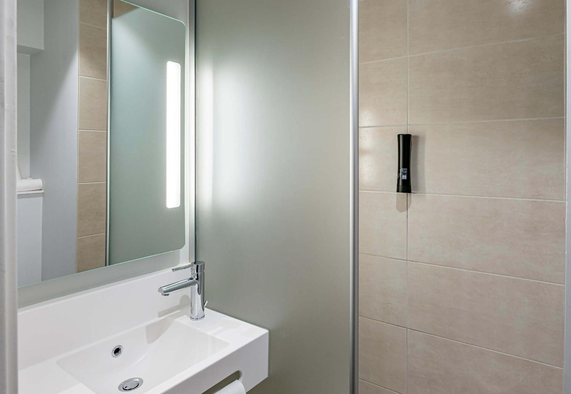 B&B Hotel Bordeaux Bassins A Flot Exteriör bild